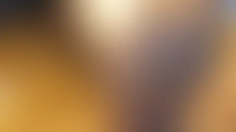 Bereit um auf dem Tisch gef**kt zu werden…