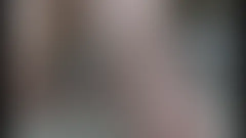 Ich war bis vor zwei Jahren tatsächlich noch Jungfrau und ungeküsst. Das absolute Mauerblümchen. Mit S*x keine Erfahrung, von Lust keinen Dunst. Das wollte mein Herr langsam ändern. Meinen ersten Kont