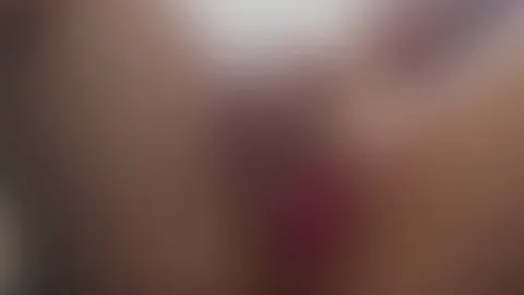Diese geile milf besorgt es sich mit einem XXL Dildo A**l und vaginal plus 2 dildos