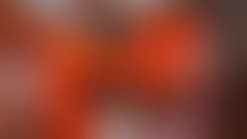 Die ersten Sekunden der Übergabe Es gibt diesen einen Moment, der alles verändert. Nicht die Stunde davor, nicht die Szene danach. Sondern die allerersten Sekunden, in denen du spürst: Jetzt kippt es.