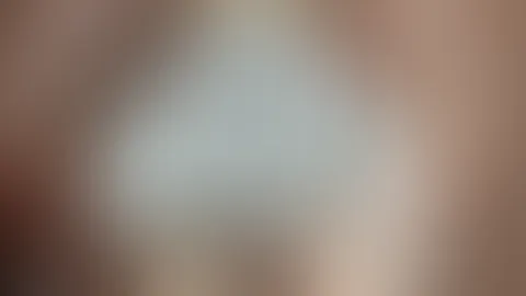 Ich werde mit meinem großen A***h auf deinem Gesicht sitzen und dich zerquetschen