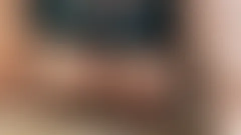 Da stehe ich in der Küche und bekomme aufeinmal so lust auf was scharfes. Wie wäre es wenn du hinter mich kommst (🍆) und meine Brüste dabei auf den Tisch klatschen? 😏