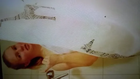Komm und schau hinter den Vorhang