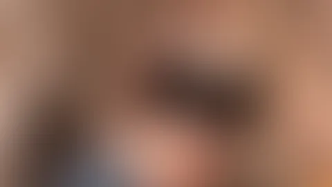 hey, ich hab mich ein bisschen hübsch gemacht für dich heute morgen, magst du mich so lieber… oder soll ich noch mehr ausziehen ?🔥