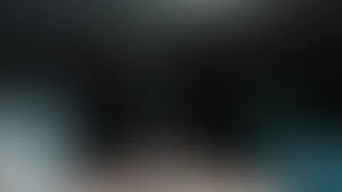 Ich liege hier und will dich. Siehst du, ich habe mich schon ein bisschen frei gemacht für dich.  Lass uns den Platz nutzen für heiße Stellungen 🔥💦