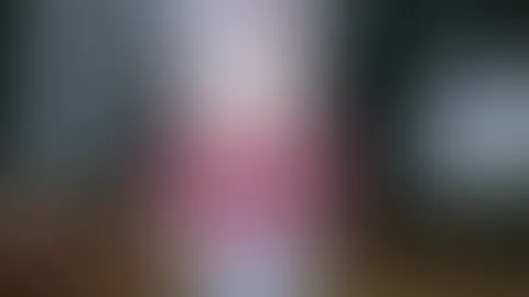 Würdest du gerne sehen wie ich in dem Outfit gef***t werde?