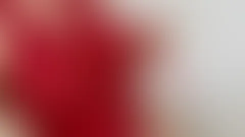 Rot. Heiß. Unwiderstehlich. ❤️🔥 Wie eng soll ich noch schnüren? 😉 Nur für dich… 😘