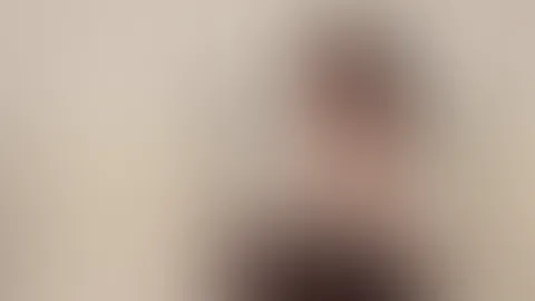 Nach einem harten Arbeitstag besorg ich es mir geil bis zum Orgasmus und stöhne sehr Laut dabei