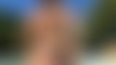 Geile Nudes im Pool 🤩🔥-von hinten & vorne