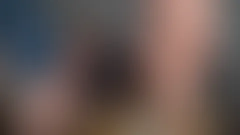 Stiefvater und ich b****n die Stieftochter, ihr erstes Dreier bleibt in der Familie