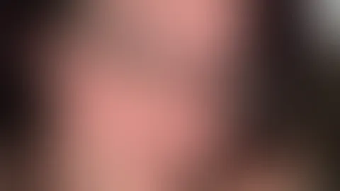endlich zu hause . könnte ein bisschen entspannung gebrauchen.hilfst du mir dabei ?
