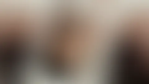 Puh … das ging ja nochmal gut! Ich war alleine in der Arbeit. Hab die Zeit genutzt um einen kleinen Strip zu machen und das im Schlafzimmer meiner Arbeitgeber! Was wenn sie doch nach Hause gekommen wä