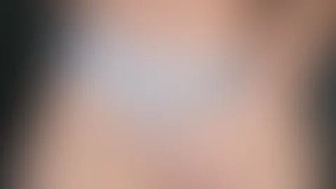 Befriedigt mit Spekulum in der F***e