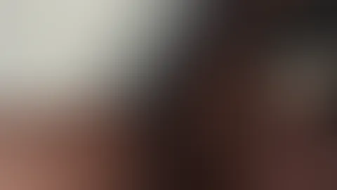 Wer schleicht sich da ans Häschen an? Selbst wenn Sie schläft kann Geilerbock manchmal einfach nicht die F****r von ihr lassen👀🤤