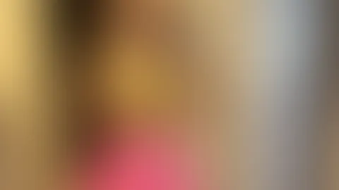 Heute ein bisschen Farbe… und ganz viel Aufmerksamkeit für dich 💚💖 Verspielt, frech und genau in deiner Lieblingskombination 😉 Na, gefällt dir der Look… oder soll ich ihn gleich wieder ausziehen? �