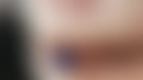 Ich liebe es wenn ein Plug in meinem A***h steckt. Wo bleibt dein S*****z um meine Perle noch zu stopfen?