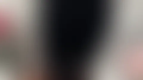 Erst ausziehen dann p**sen 🔥🥵