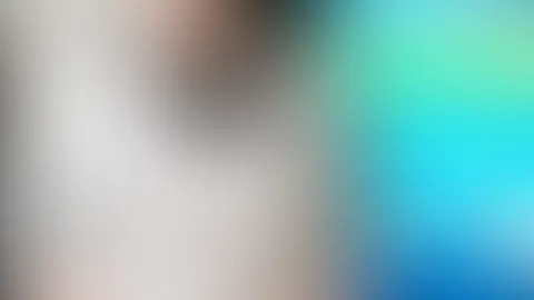 Kleiner Amateur Strip in normaler Alltagskleidung - war spontan für einen User. 😇