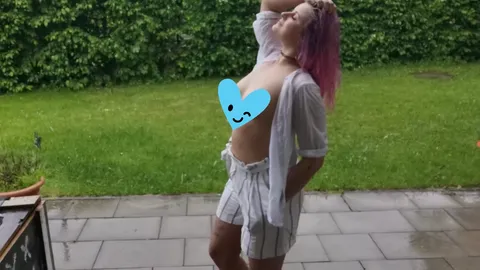 Outside đ