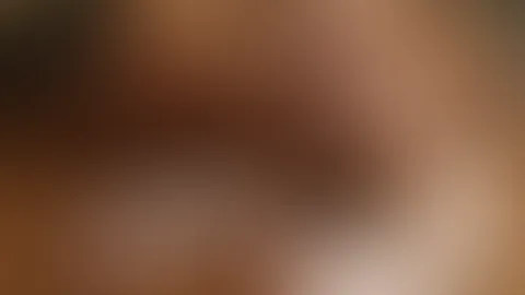 Ich kann einfach nicht aufhören, im Spiegel mein Spiegelbild anzustarren.