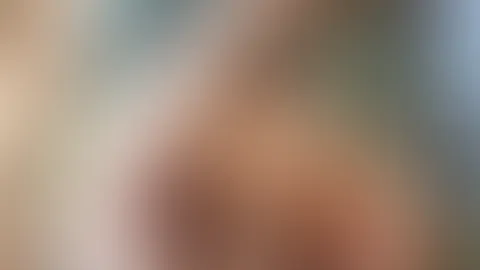 Ay... Das war knapp haha meine Freundin ist etwas früher erschienen als geplant 🫣😋💦 ich noch nackt also schnell den Lush versteckt und ne Leggings über gezogen 🥵😋 jetzt hab ich kein Höschen an 🤣