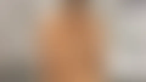 Hey süßer 🥰 Ich bin so dreckig 🙊 ich muss mich komplett sauber & glatt machen. 💦 😏 Willst du zuschauen oder lieber mit mir duschen, schön einseifen und Spaß haben 🫦 🍆💦
