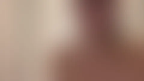 Ich lieg ganz nackt in der heißen Wanne… mein Körper n**s, meine T****n voll Schaum, und ich fang an sie zu ma*sieren – ganz langsam Seife ich sie ein und verwöhne sie😛💦 Dann nehm ich den Duschkopf