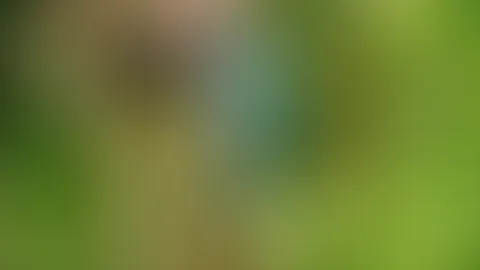 Beny steht horny im Wald un bräuchte Hilfe mit seinem S*****z…