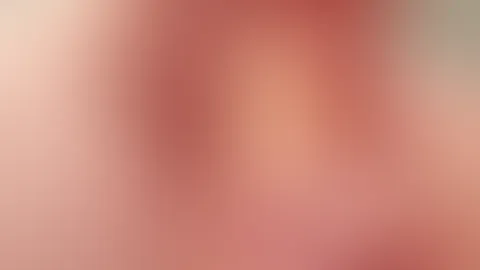 Drück mir deinen harten S*****z tief in meine Kehle