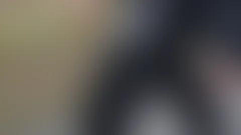 Spazieren DrauĂen in Lederleggings und Oveekneesđđ Man hört soo geil das GerĂ€usch vom Stöckelđ€€ GefĂ€llt es dir?Ich denke du liebst den Sound? Und dann noch dazu meine enge schwarze Lederleggings wo