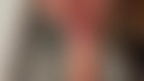 Manchmal, aber nur manchmal darf auch ein kleinerer S*****z in meiner F**kfresse kommen😄 Aber f**ken durfte er mich nicht 😜 (Clip 47sek)