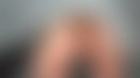 Gefällt es dir wie ich meinen A***h für dich twerken lasse? 😈