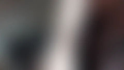 KNIE DICH NIEDER VOR MIR!