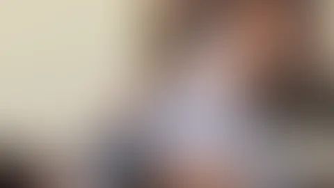 Ich liebe es, Bücher zu lesen… 📚❤️ und du? 😏 Möchtest du mit mir zusammen lesen und deinen Kopf auf meinem Po ablegen? 🍑📖✨