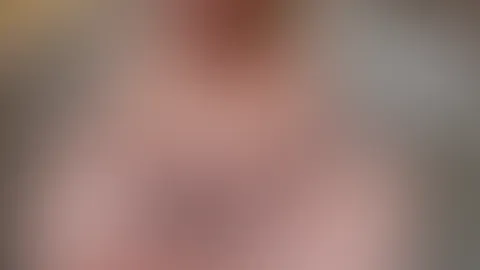 Mein erstes Outdoor Video! Wir sind in Ä**** und die Temperaturen traumhaft schön…… Nun wird es richtig geil spritzig im Jaccuzi! Wer träumt nicht von einem heißen F**k im Whirlpool? Das war mir dann