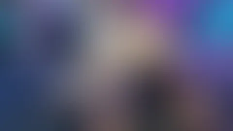 A***h, Öl und P***y Ich reibe mir schön den A***h mit Öl ein dabei hast du einen super Ausblick auf meine P***y in Doggypose 💦 Wer kann denn da schon wiederstehen? 😏