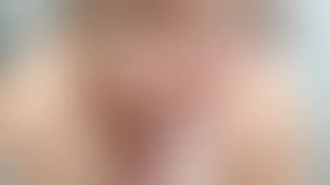 An der Nippelsaugmaschine und Dildo im Lustloch