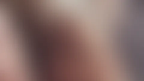 Das grosse Essen ist vorbei, nun liege ich ganz alleine in meinem Bett und ich glaube ich bekomme den ein oder anderen heissen Gedanken💭 Leistest du mir Gesellschaft?🔥