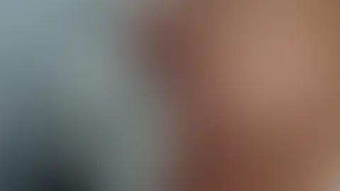 Bisschen an den Titten spielen đ
