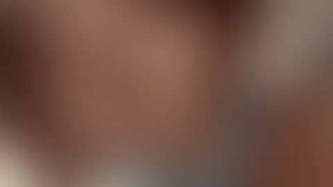In meinem Feed gibt es das Bild ohne Hände! 😋 Heute ist der Lush besonders niedrig eingestellt! 💦