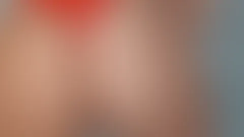 Wie geil wäre es wenn deine Hand jetzt in meinem Schritt wäre 😈