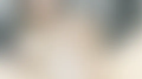 Ich knete meine dicken Titten und spiele an meiner feuchten P***y rum 🥵💦