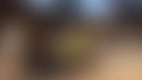 Im transparenten Netzkleid gehe ich über die Baustelle und knete meine nackten Titten