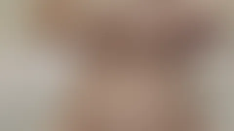 In der Badewanne mit Titten spielen 🤤