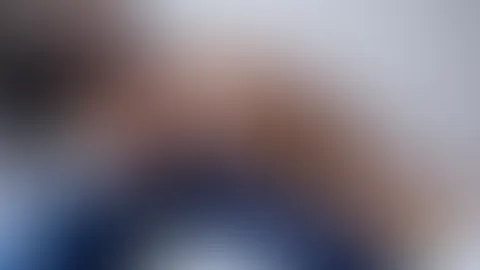 Extremer Arschf**k! Brünette mit großen Brüsten nimmt großen S*****z hart in den A***h!
