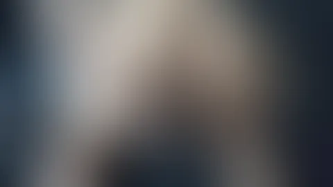 Große schwarze Dildo in Doggy stellung