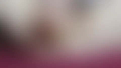 Was hab ich hier gefunden?! Oh, mein Gummidildo, den ich mir schön in die nasse P***y reinschiebe.🥵💦