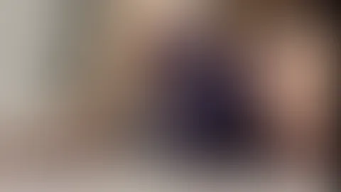 Doppel-Dildo-Action im Bad…Gedehnte Löcher, squirten und Hand in der F***e