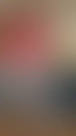 MuFuMilfs große Lippen ganz nah unter dem rotem Shirt