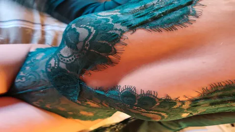 Handjob und er spritzt auf meine P***y 🤤